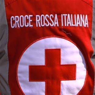 La Croce Rossa vende panettoni solidali