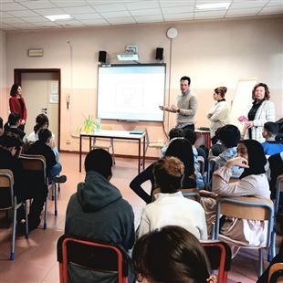 “Un cuore sano per amico”: 500 ragazzi a scuola con i cardiologi