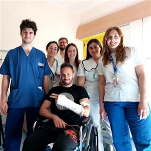 Dimesso dall'ospedale di Sassuolo dopo un'operazione alla spalla il pilota Andrea Dovizioso