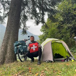 Norvegia-Sicilia pedalando: il sassolese Cristian Benassati arriva in Svizzera