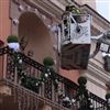 In piazza Garibaldi la cerimonia di consegna dei fiori alla Madonna del Campanone